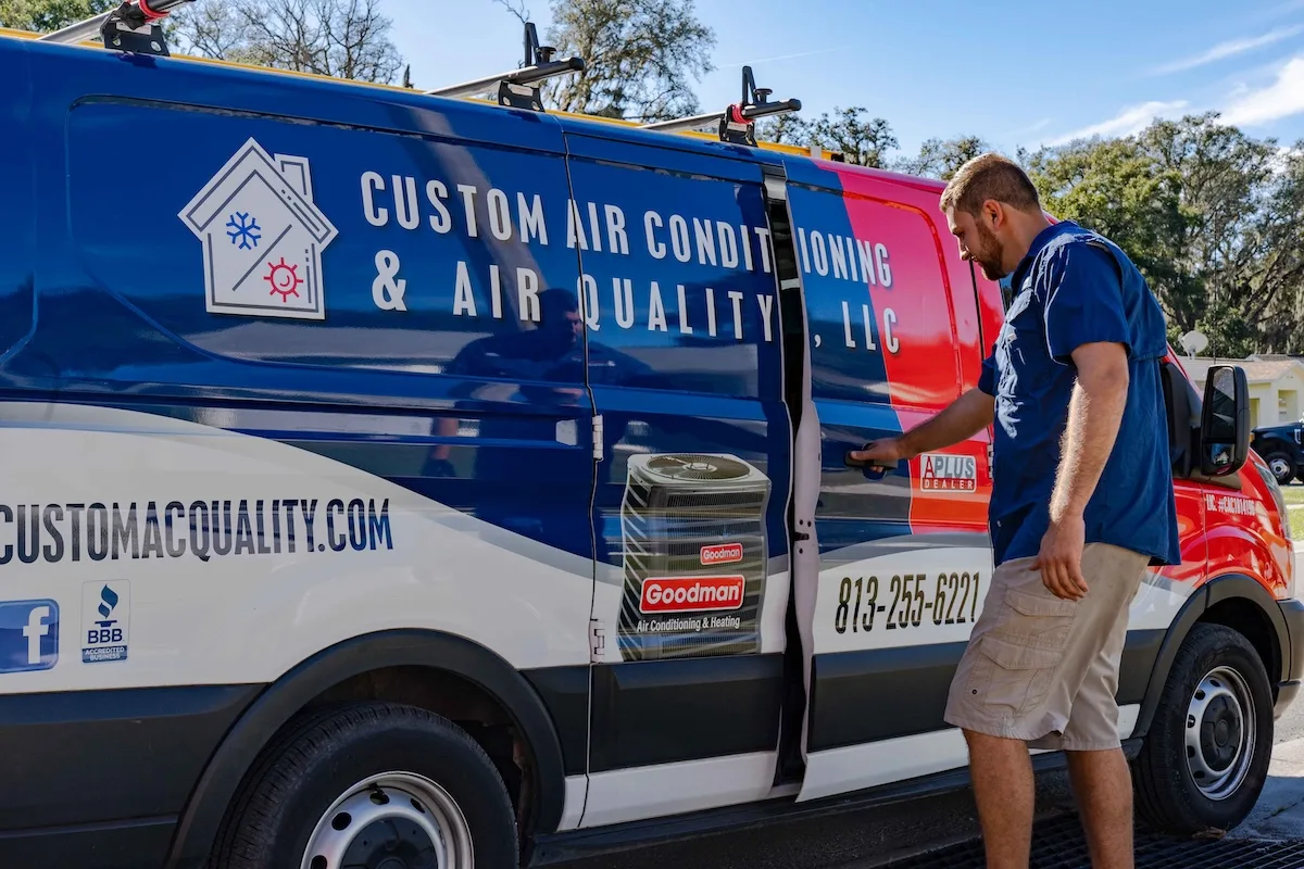 Custom AC tech serving a Seffner FL customer